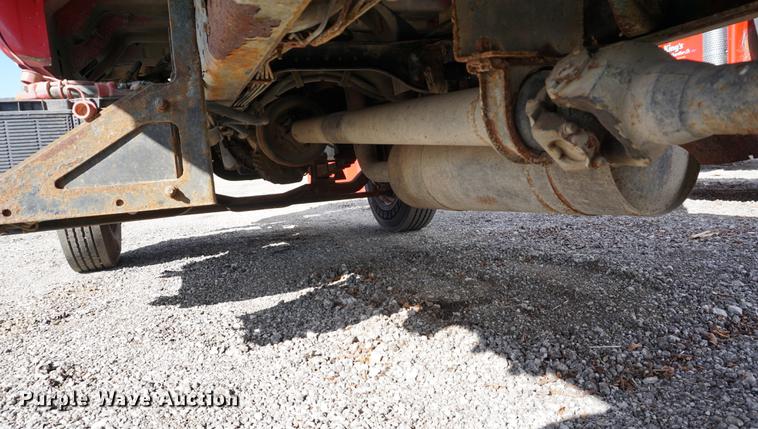 image for item DC5253 2000 Ford F650 flatbed truck