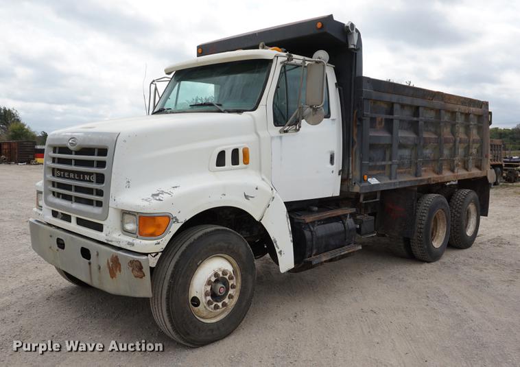 image for item DC5272 2001 Sterling L9500 dump truck