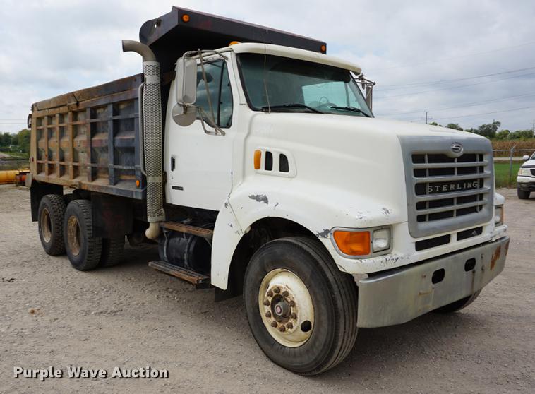 image for item DC5272 2001 Sterling L9500 dump truck