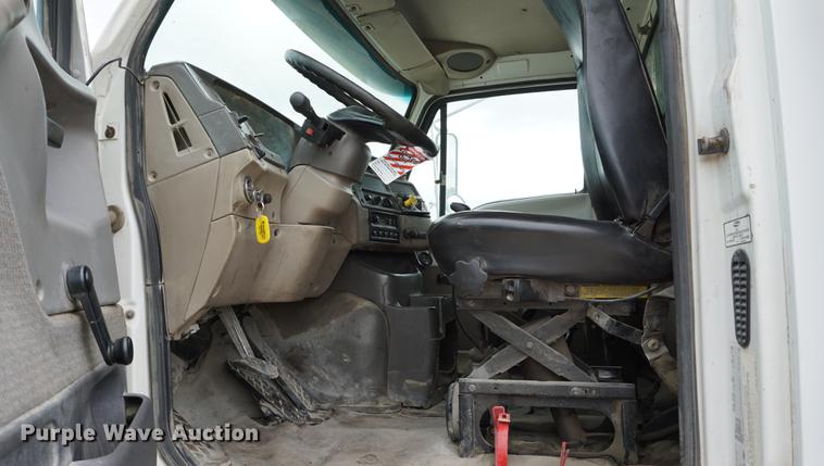 image for item DC5272 2001 Sterling L9500 dump truck