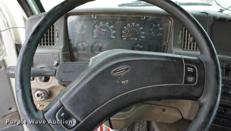 image for item DC5272 2001 Sterling L9500 dump truck