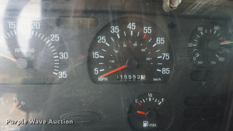 image for item DC5272 2001 Sterling L9500 dump truck