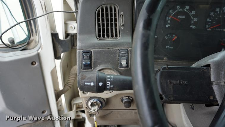 image for item DC5272 2001 Sterling L9500 dump truck