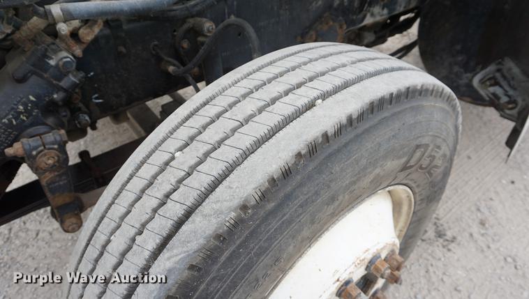 image for item DC5272 2001 Sterling L9500 dump truck