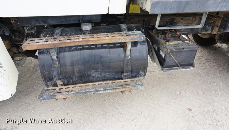 image for item DC5272 2001 Sterling L9500 dump truck