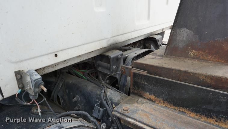 image for item DC5272 2001 Sterling L9500 dump truck