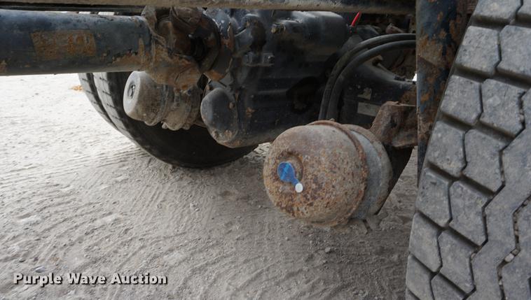 image for item DC5272 2001 Sterling L9500 dump truck