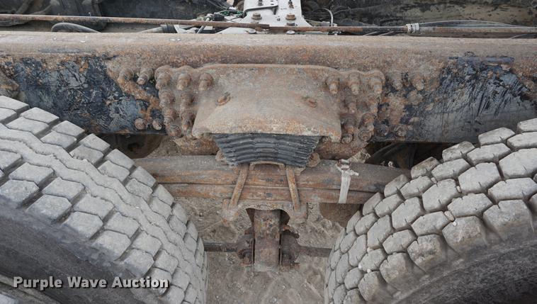 image for item DC5272 2001 Sterling L9500 dump truck