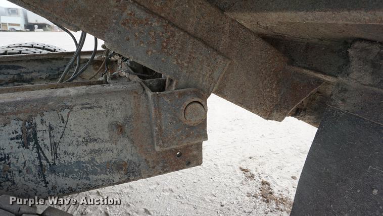 image for item DC5272 2001 Sterling L9500 dump truck