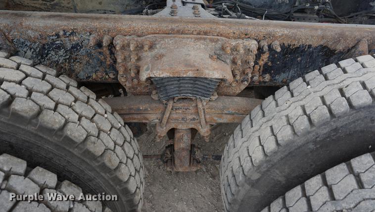 image for item DC5272 2001 Sterling L9500 dump truck