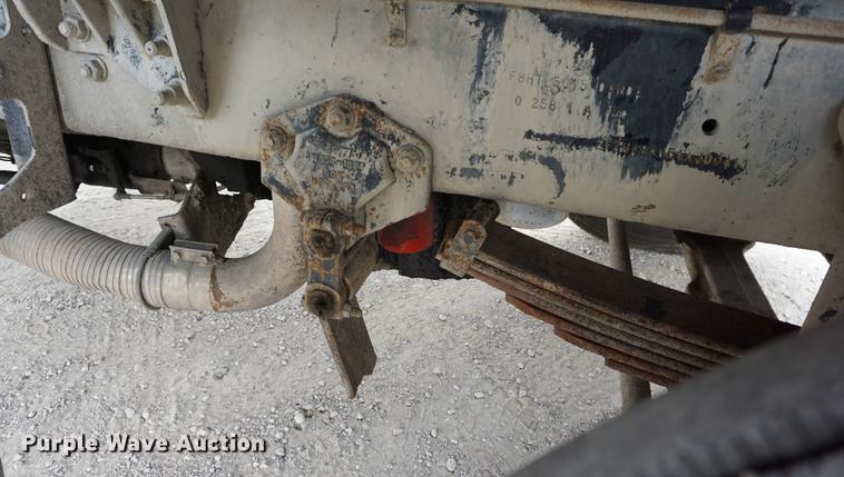 image for item DC5272 2001 Sterling L9500 dump truck