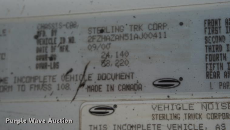 image for item DC5272 2001 Sterling L9500 dump truck