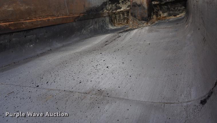 image for item DC5272 2001 Sterling L9500 dump truck