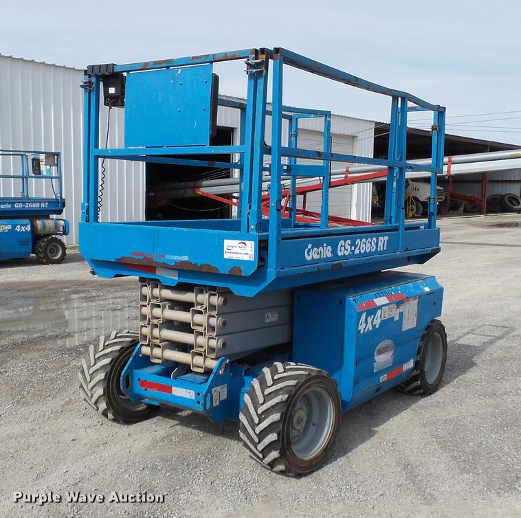 image for item DC6787 2007 Genie GS-2668RT scissor lift