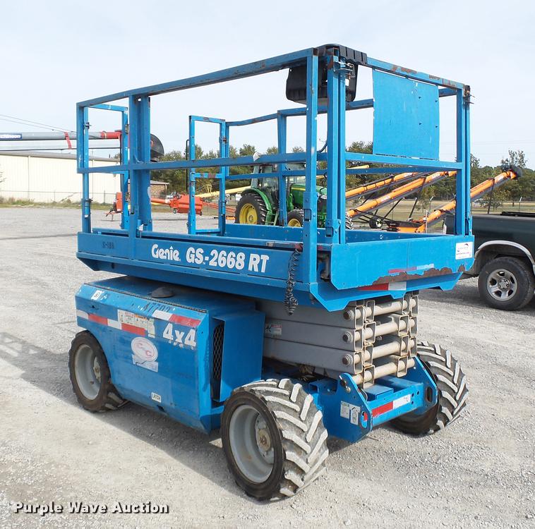 image for item DC6787 2007 Genie GS-2668RT scissor lift