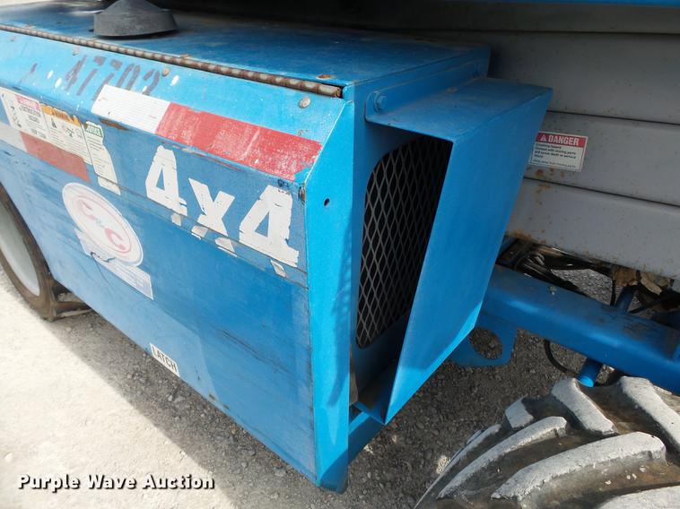 image for item DC6787 2007 Genie GS-2668RT scissor lift
