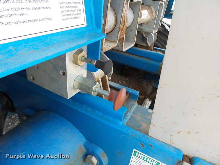 image for item DC6787 2007 Genie GS-2668RT scissor lift