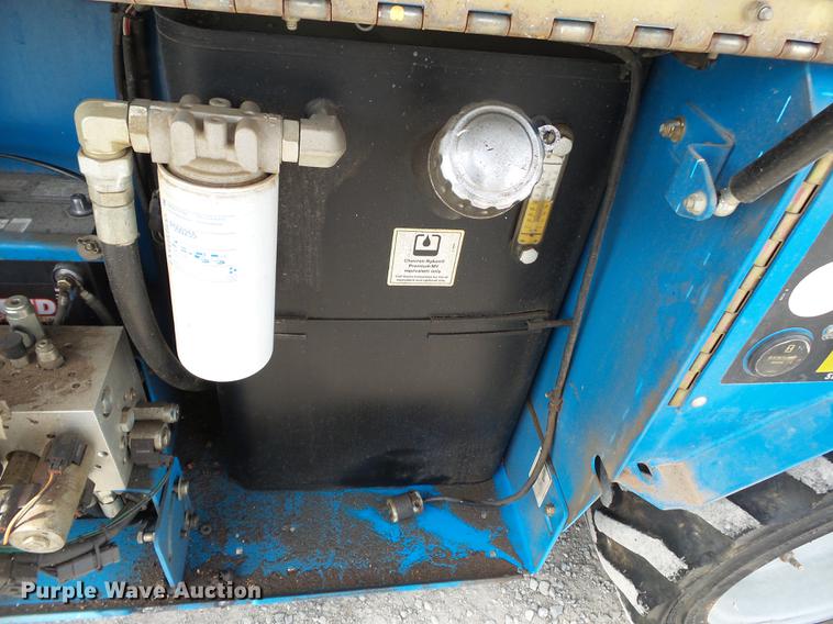 image for item DC6787 2007 Genie GS-2668RT scissor lift