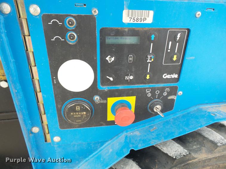 image for item DC6787 2007 Genie GS-2668RT scissor lift