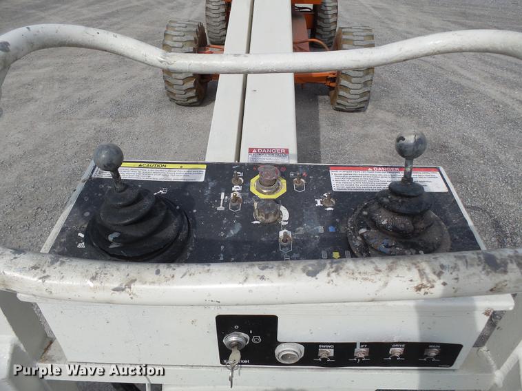 image for item DC6789 1997 Snorkel TB60RT boom lift