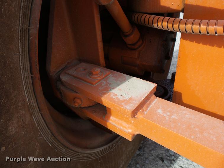 image for item DC6789 1997 Snorkel TB60RT boom lift