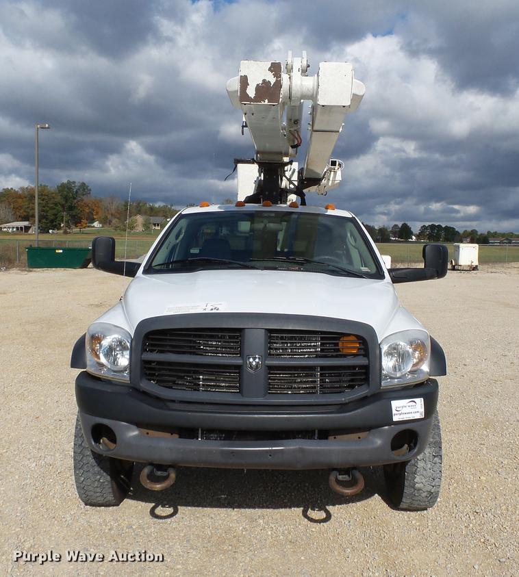 image for item DC6794 2008 Dodge Ram 5500 bucket truck