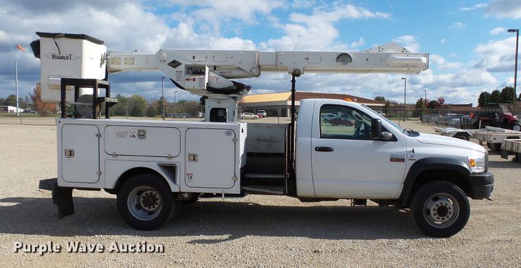 image for item DC6794 2008 Dodge Ram 5500 bucket truck