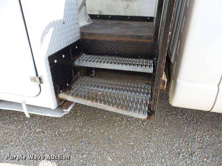 image for item DC6794 2008 Dodge Ram 5500 bucket truck