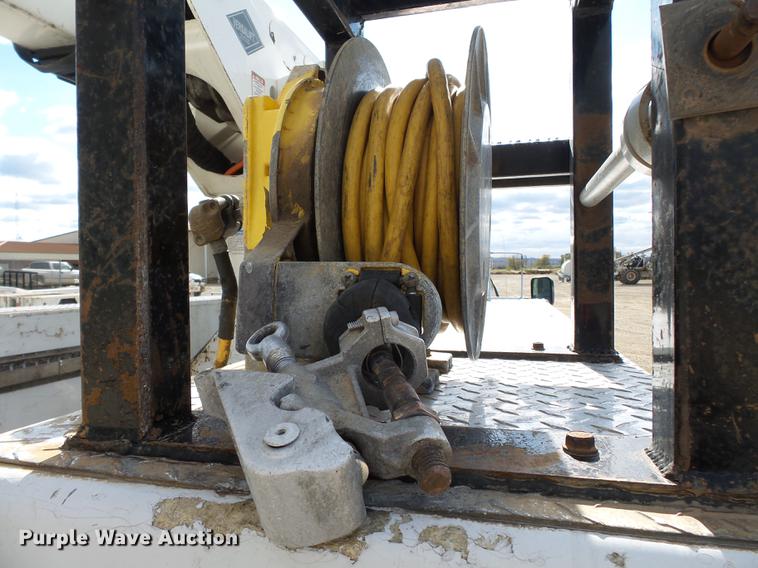 image for item DC6794 2008 Dodge Ram 5500 bucket truck