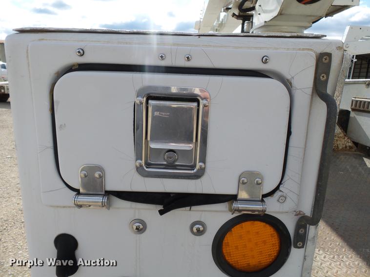 image for item DC6794 2008 Dodge Ram 5500 bucket truck