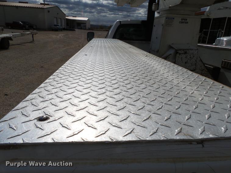 image for item DC6794 2008 Dodge Ram 5500 bucket truck