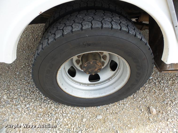 image for item DC6794 2008 Dodge Ram 5500 bucket truck