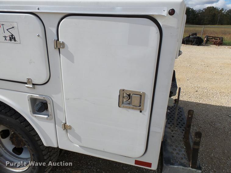 image for item DC6794 2008 Dodge Ram 5500 bucket truck