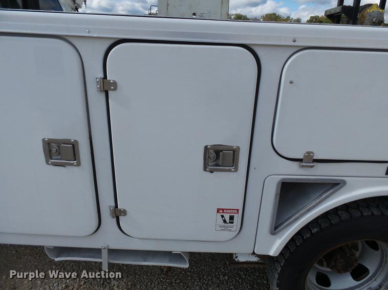 image for item DC6794 2008 Dodge Ram 5500 bucket truck