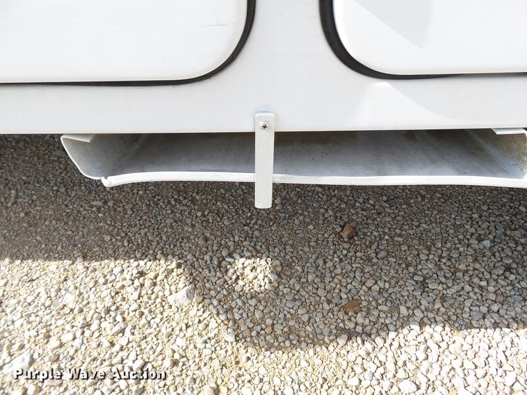 image for item DC6794 2008 Dodge Ram 5500 bucket truck