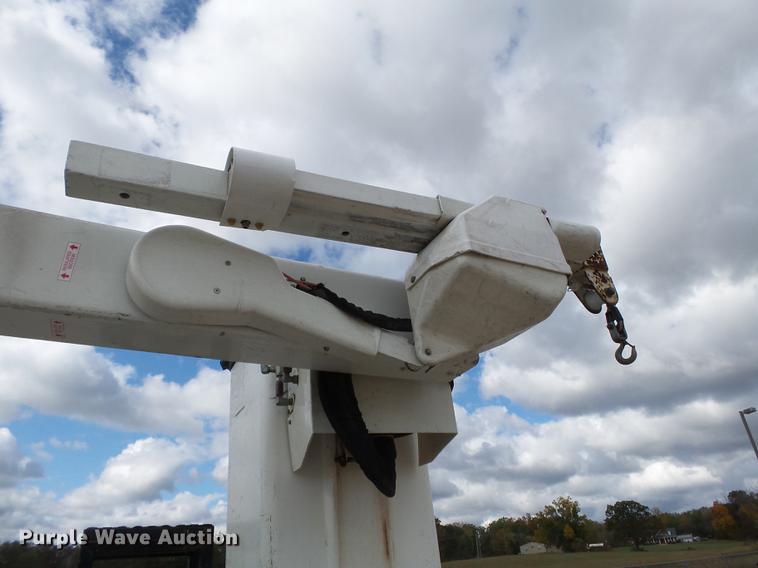 image for item DC6794 2008 Dodge Ram 5500 bucket truck