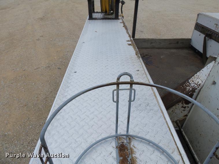 image for item DC6794 2008 Dodge Ram 5500 bucket truck