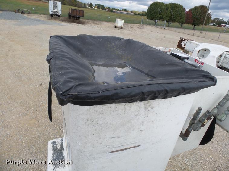 image for item DC6794 2008 Dodge Ram 5500 bucket truck