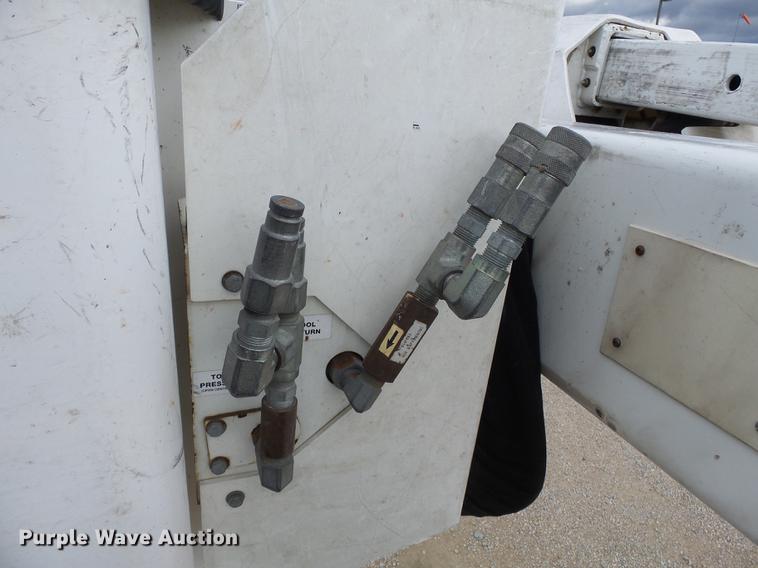 image for item DC6794 2008 Dodge Ram 5500 bucket truck