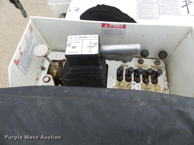 image for item DC6794 2008 Dodge Ram 5500 bucket truck