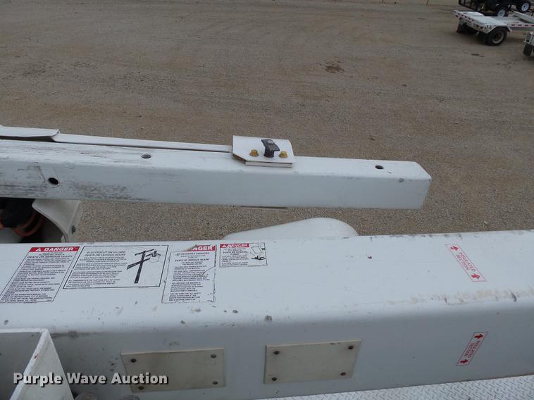 image for item DC6794 2008 Dodge Ram 5500 bucket truck