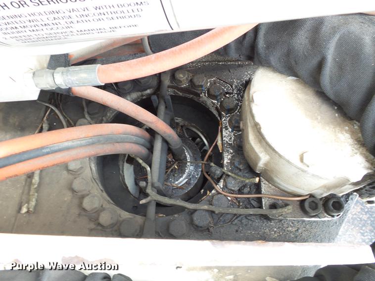 image for item DC6794 2008 Dodge Ram 5500 bucket truck