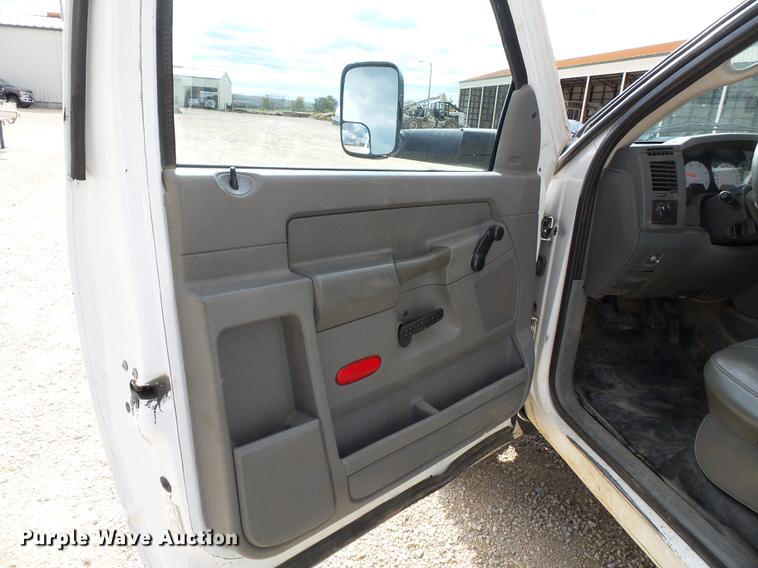 image for item DC6794 2008 Dodge Ram 5500 bucket truck