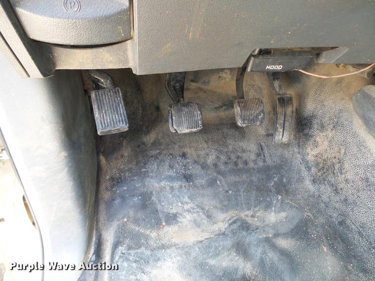 image for item DC6794 2008 Dodge Ram 5500 bucket truck