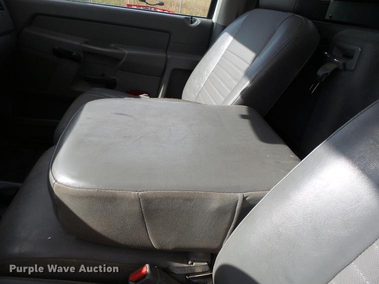 image for item DC6794 2008 Dodge Ram 5500 bucket truck