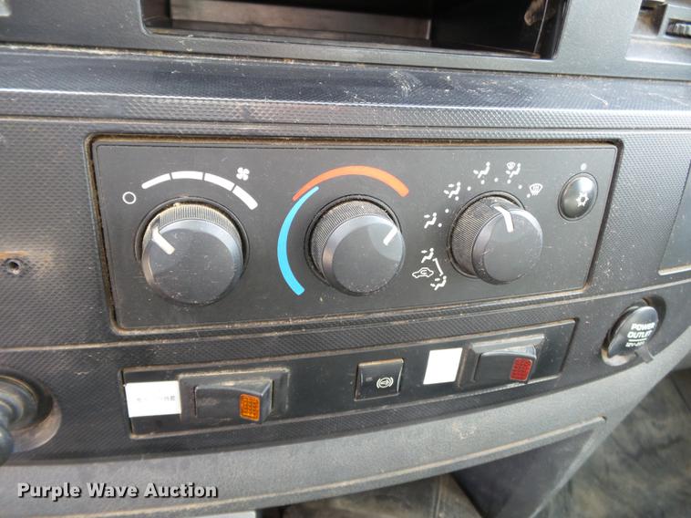 image for item DC6794 2008 Dodge Ram 5500 bucket truck