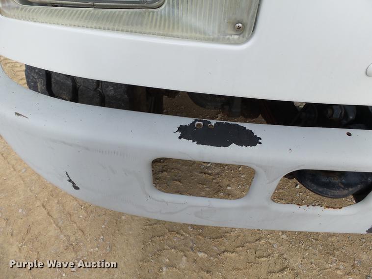 image for item DC6795 1999 International 4900 bucket truck