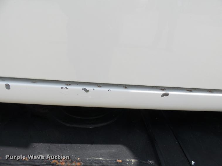 image for item DC6795 1999 International 4900 bucket truck