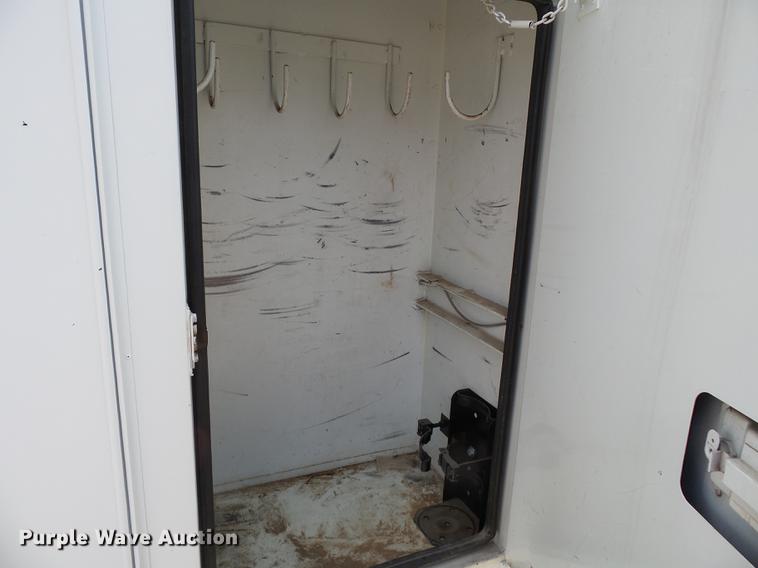 image for item DC6795 1999 International 4900 bucket truck