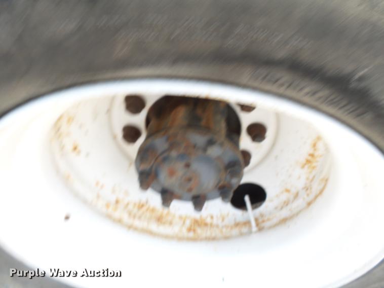 image for item DC6795 1999 International 4900 bucket truck